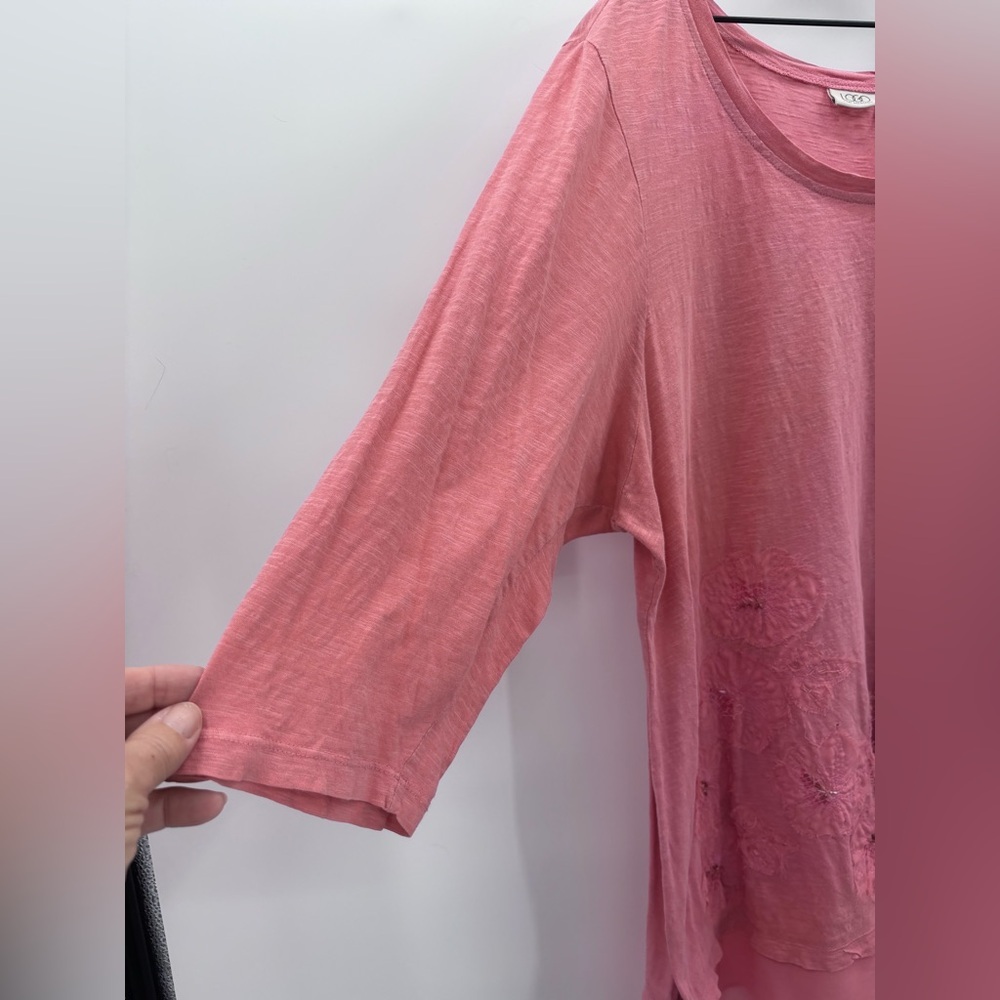 LOGO by Lori Goldstein Rose Tunic with Floral Appliqués Size 2X - Picture 5 of 6